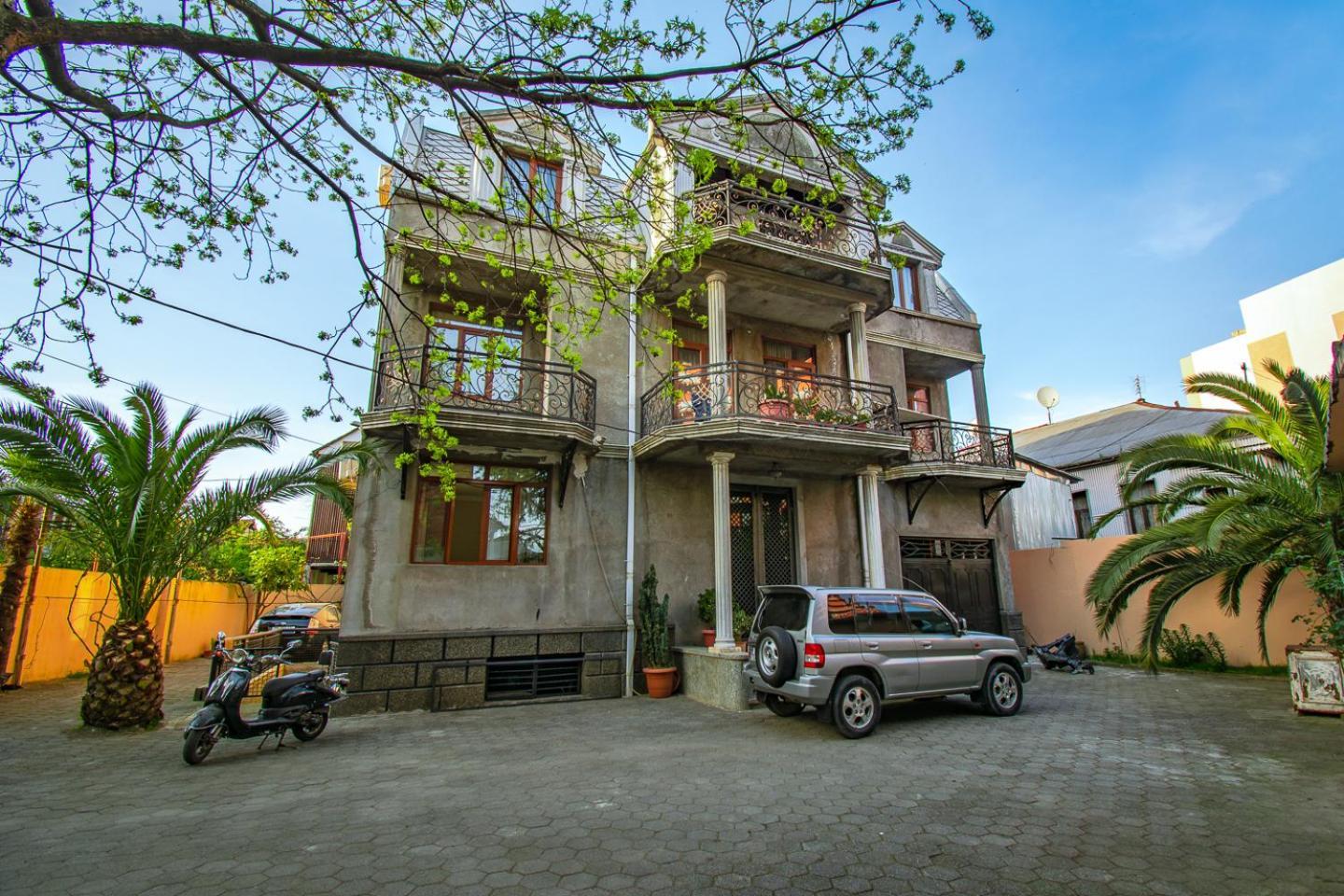 Nana'S Guesthouse Batumi Exterior photo