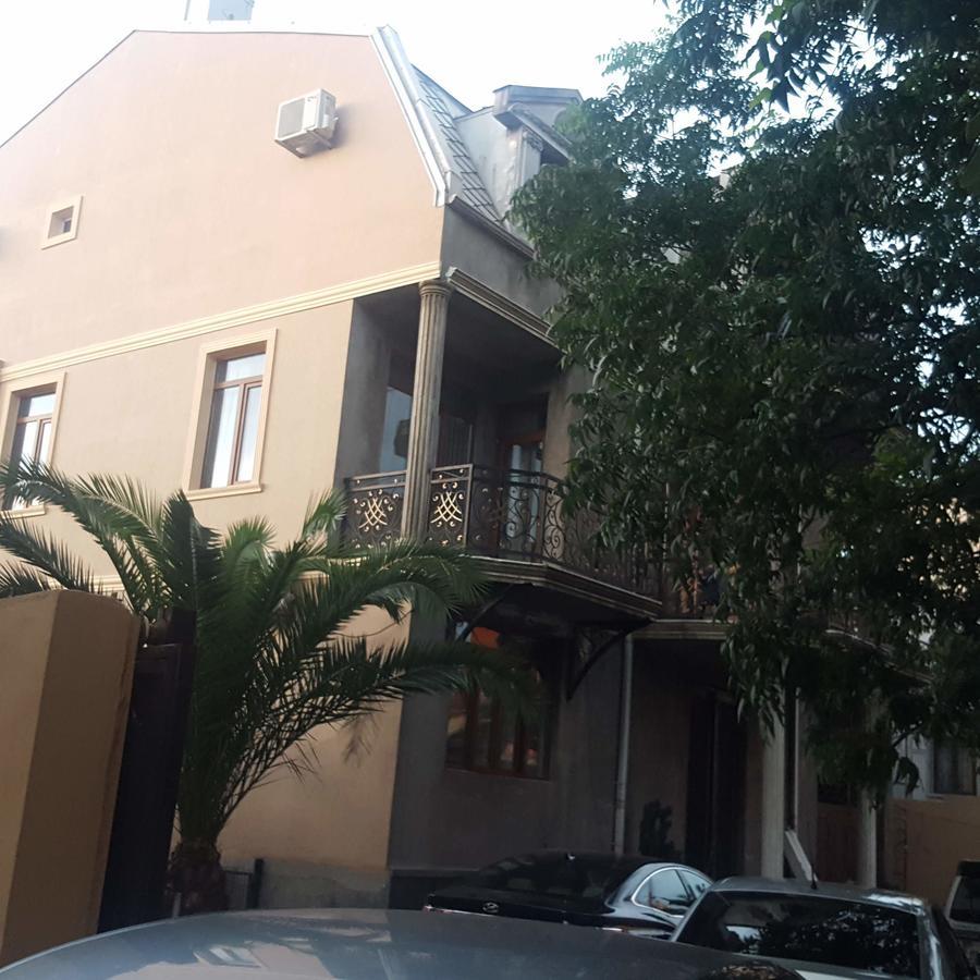 Nana'S Guesthouse Batumi Exterior photo