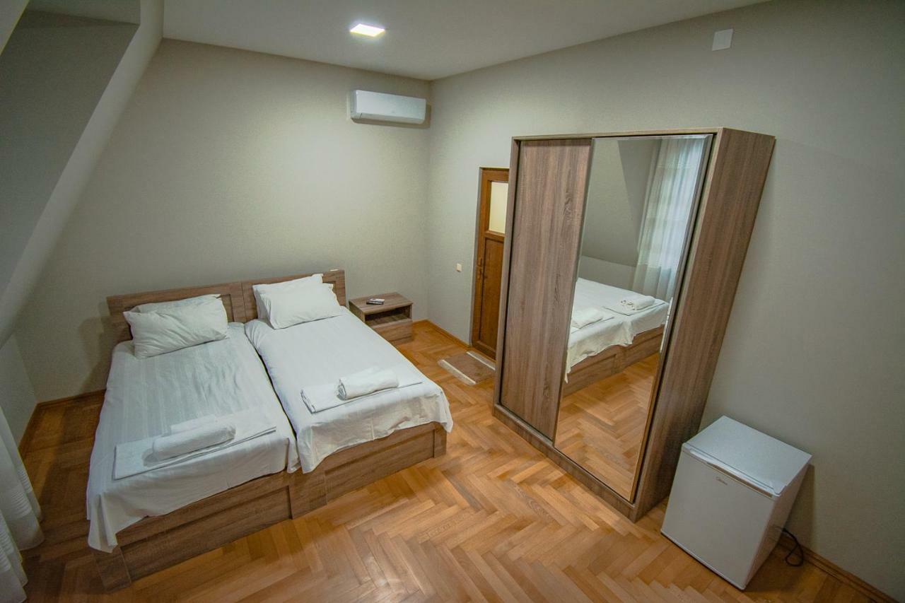 Nana'S Guesthouse Batumi Exterior photo